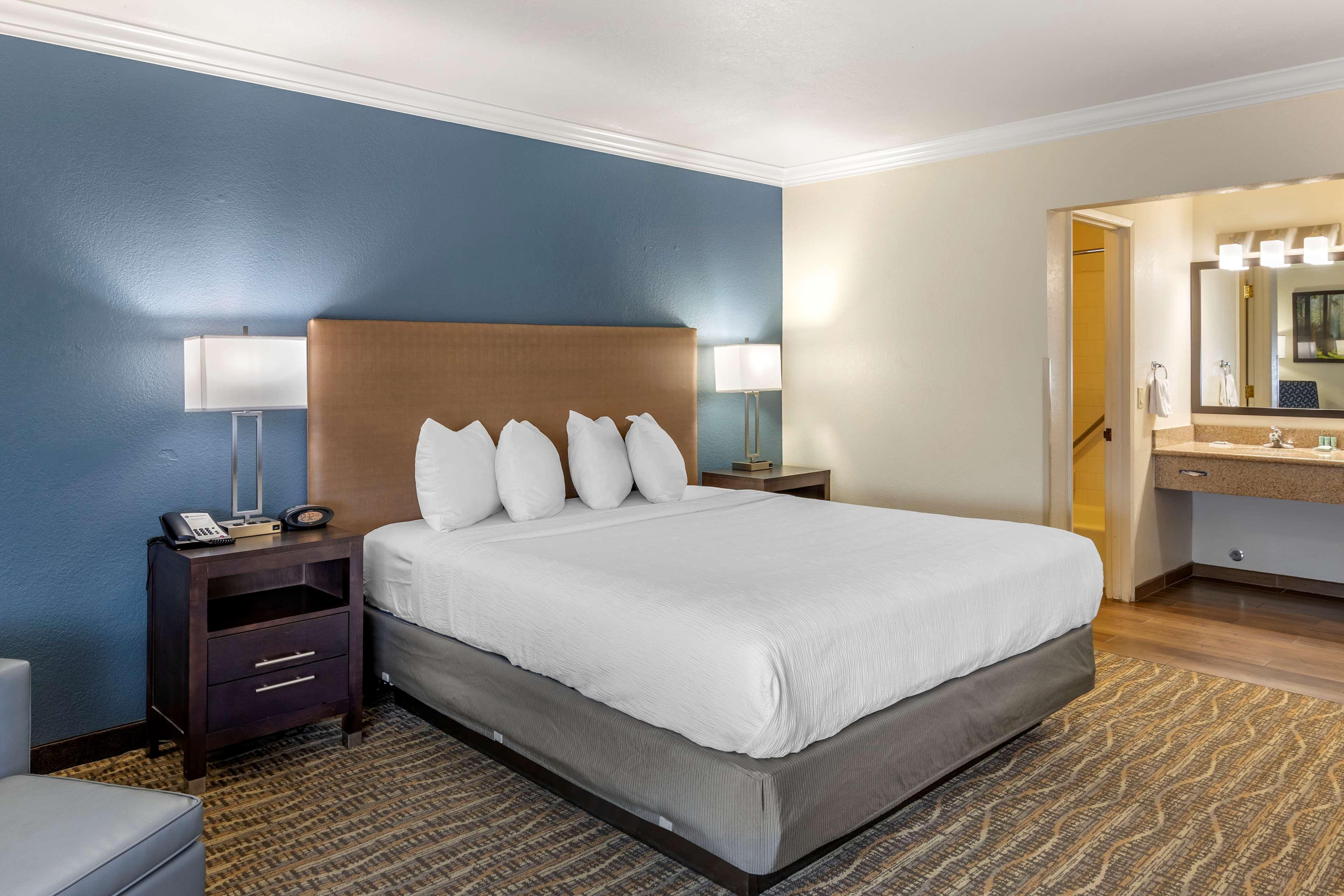 Western Town & Country Hotel Tulare