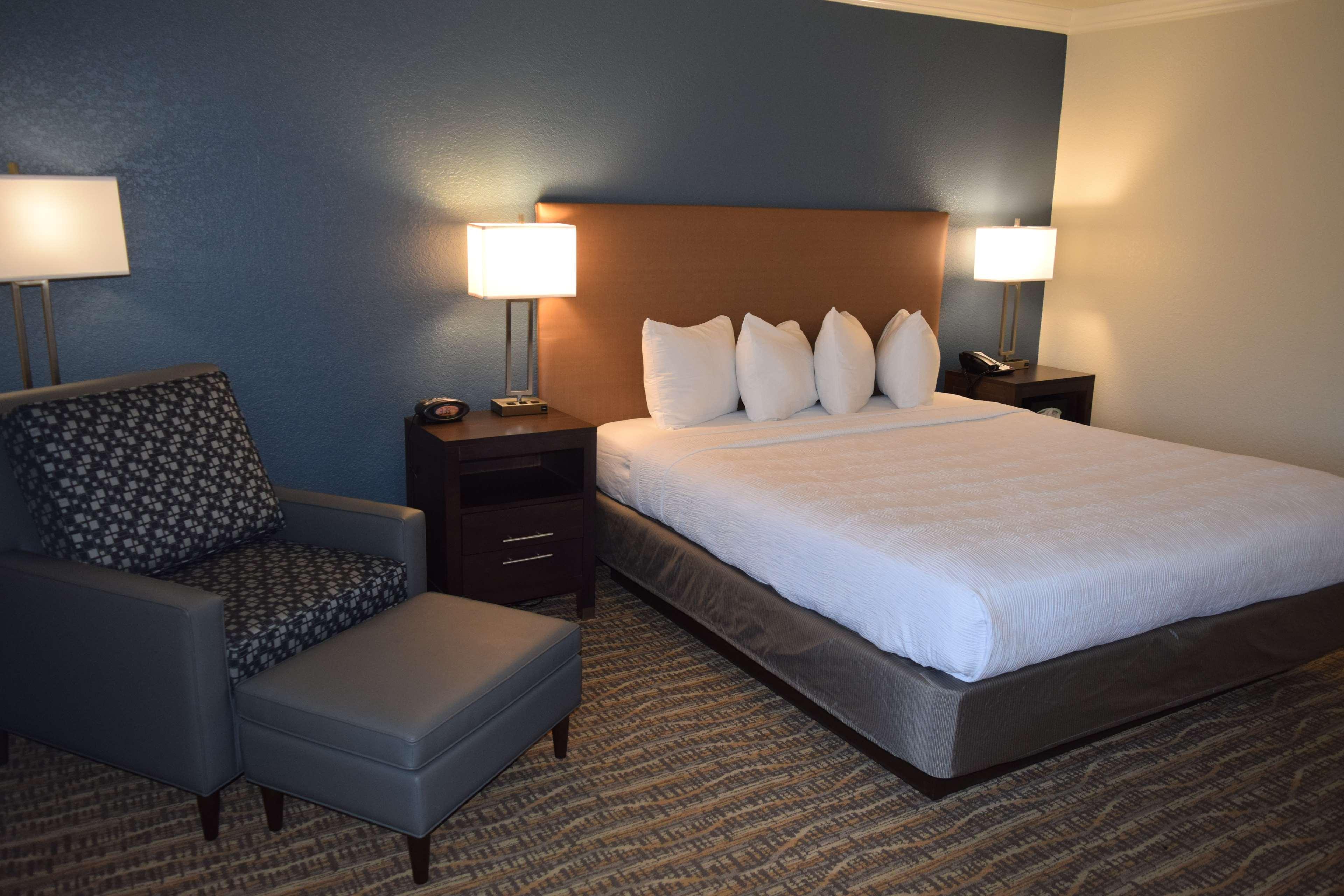 Hotel Western Town & Country