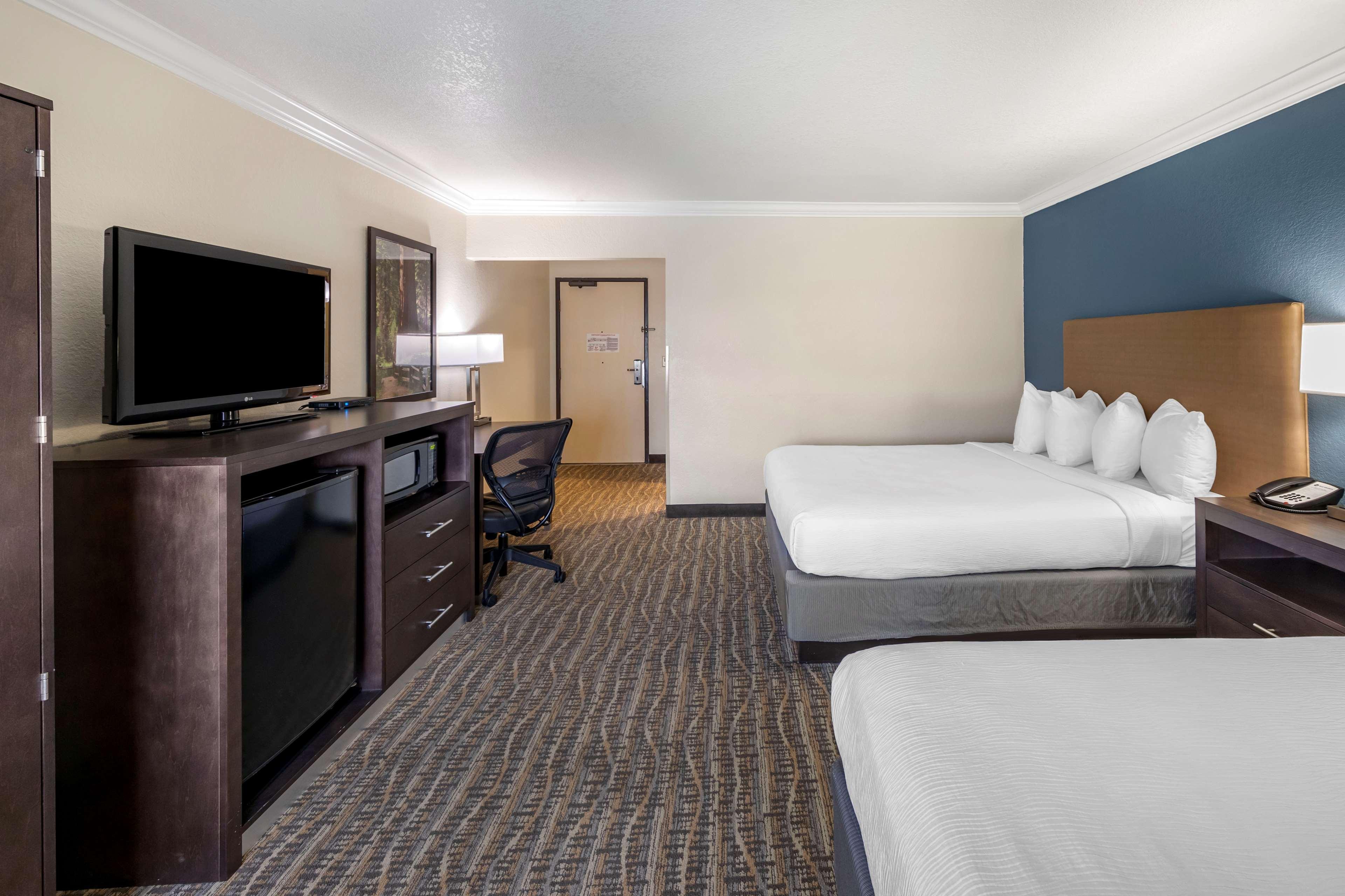 Western Town & Country Hotel Tulare
