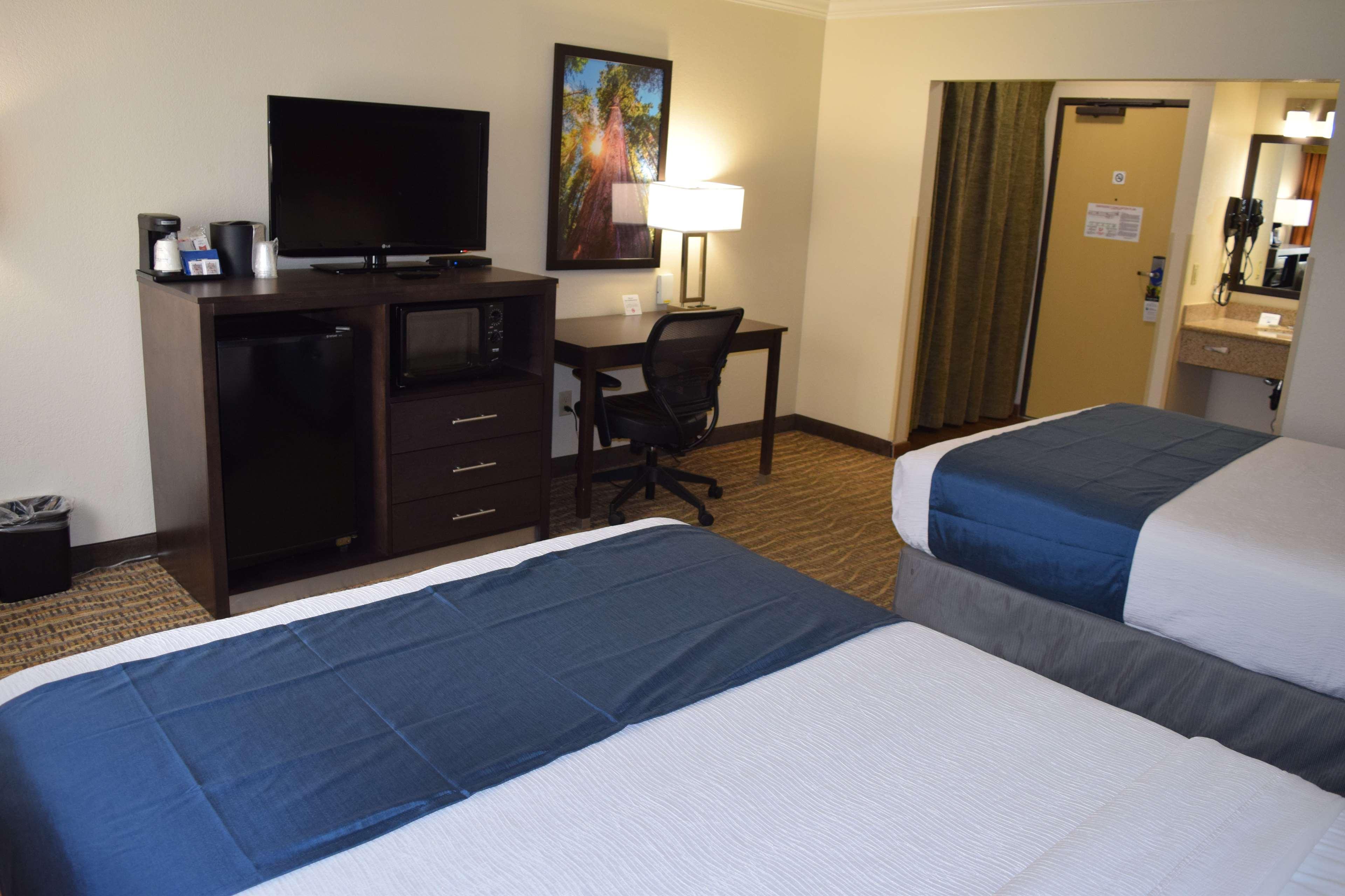 Western Town & Country 3*