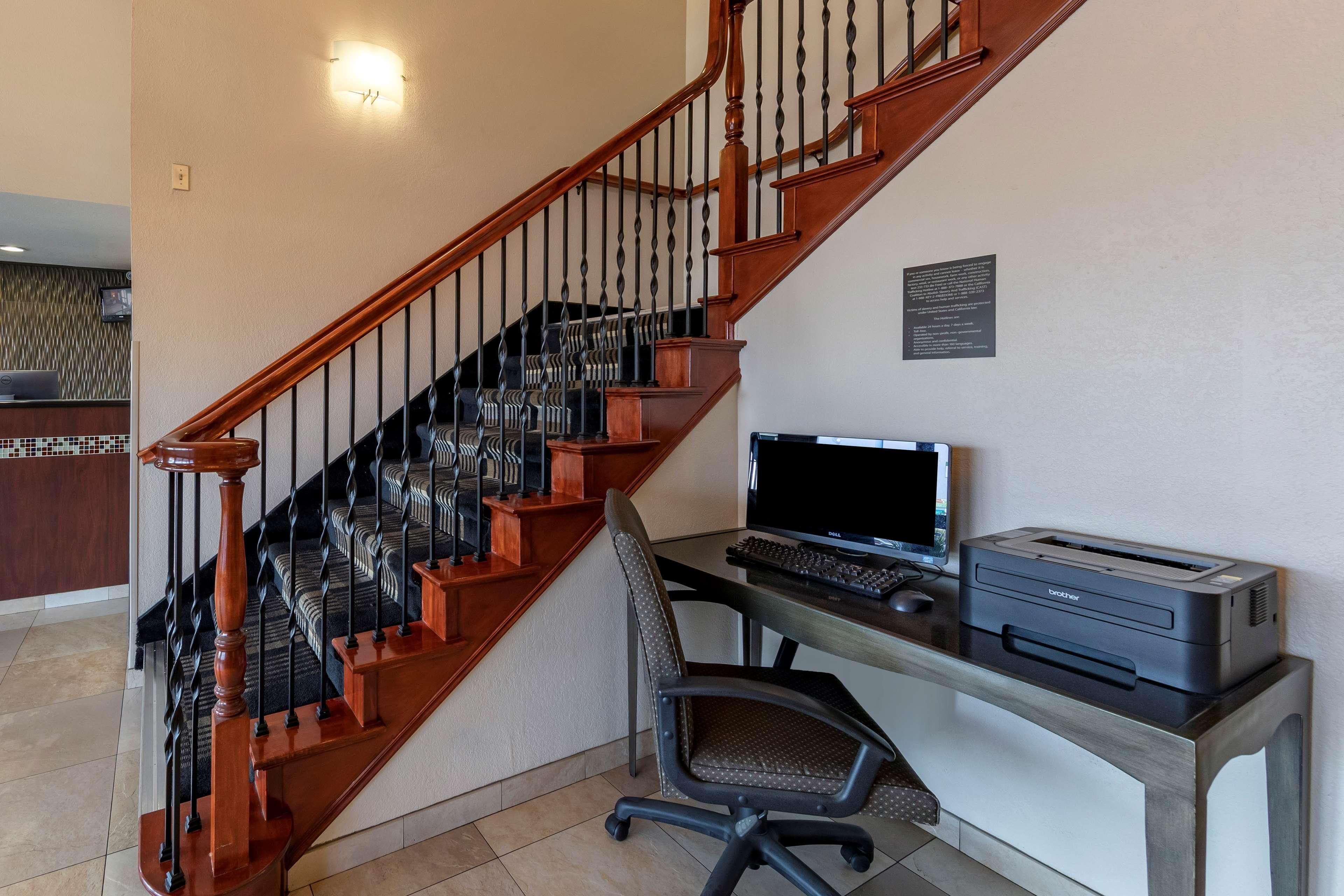 Hotel Western Town & Country 3*