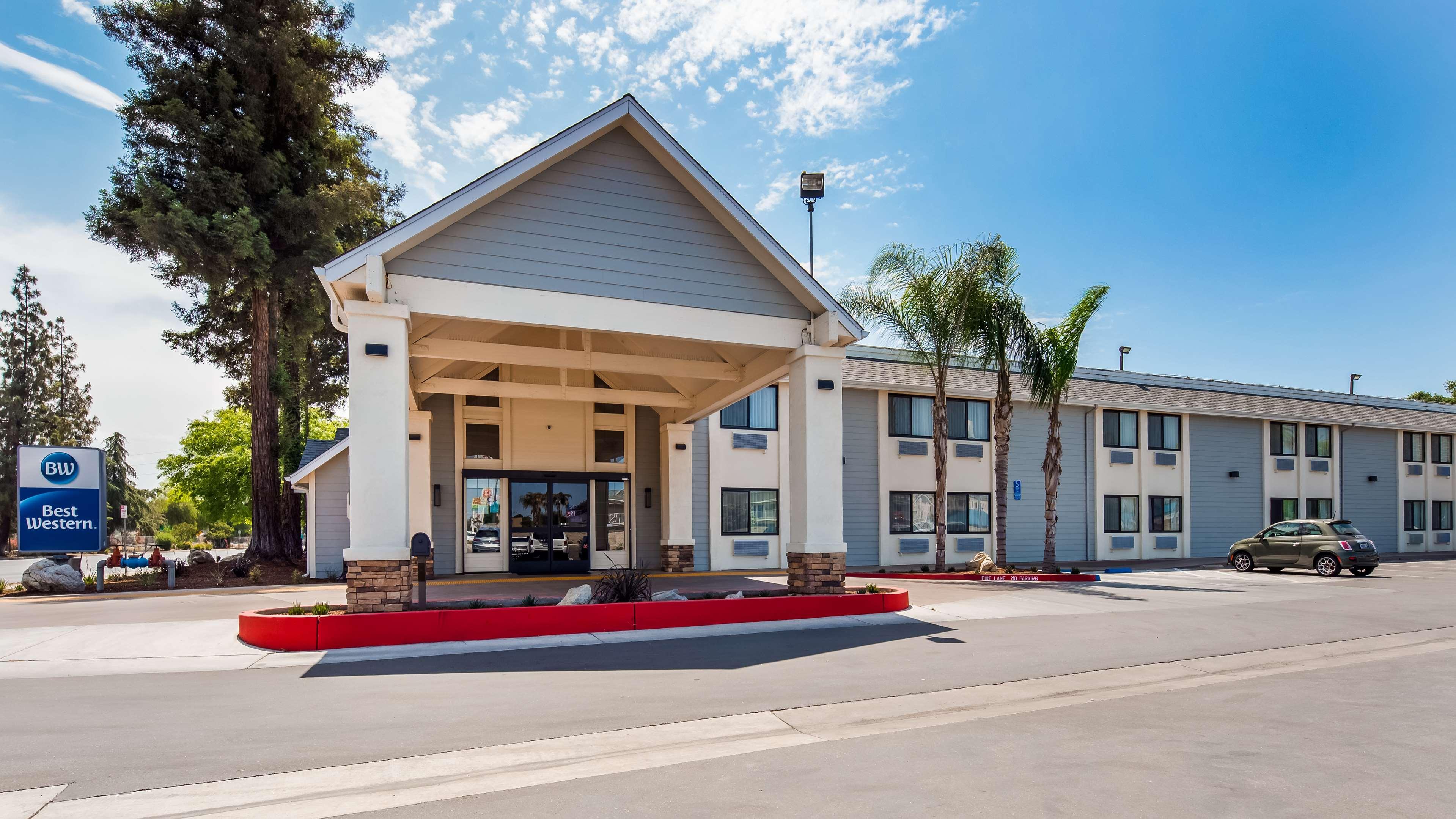 Western Town & Country 3* Tulare