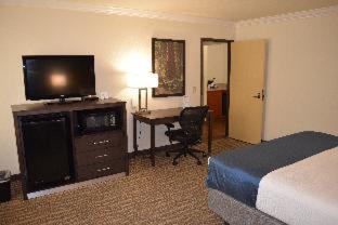 Western Town & Country Hotel Tulare