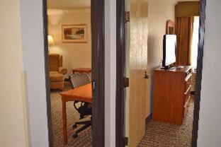 Western Town & Country 3*