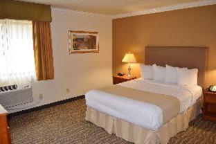 Hotel Western Town & Country Tulare