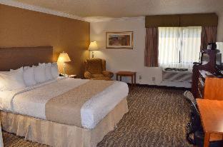 Western Town & Country 3* Tulare