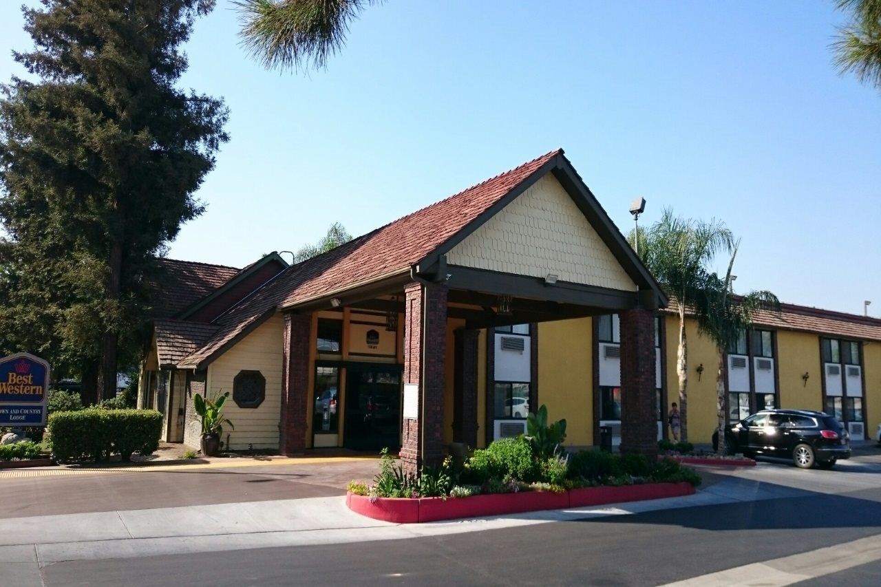 Hotel Western Town & Country