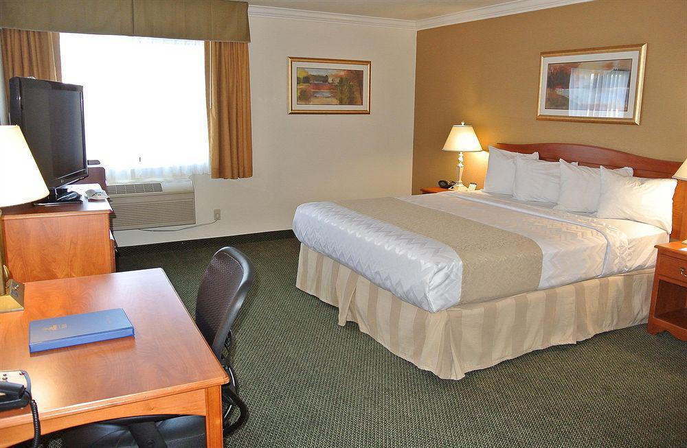 Western Town & Country Hotel Tulare